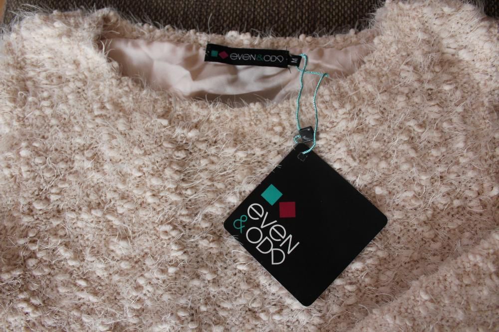 nowy sweter pastelowy nude rozmiar M / 38 do 40