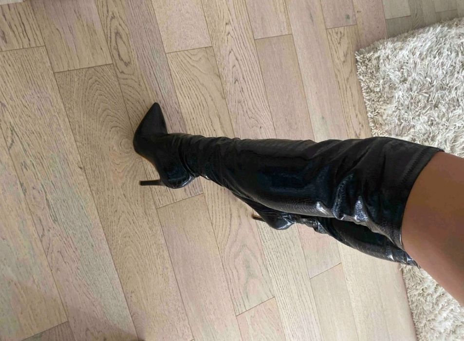 Eleganckie czarne kozaki za kolano