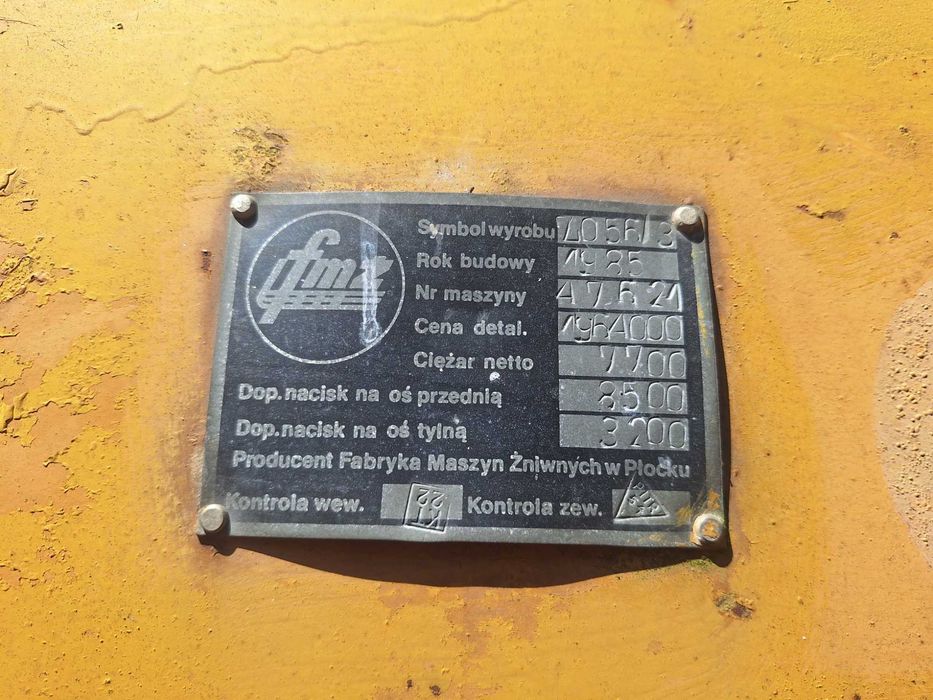 Kombajn zbożowy bizon z056