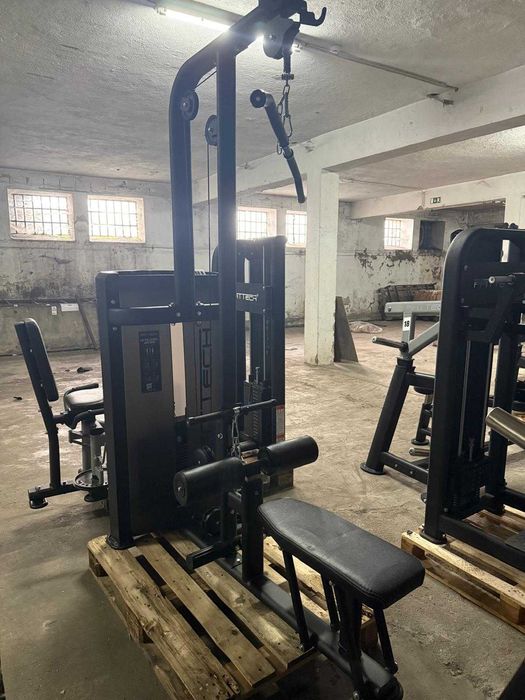 Lat pull down e low row441080635636459520