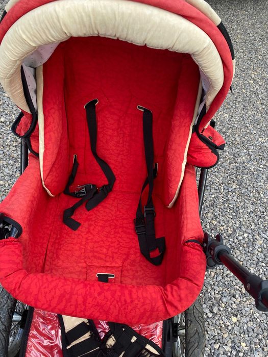 Wózek dziecięcy czerwony