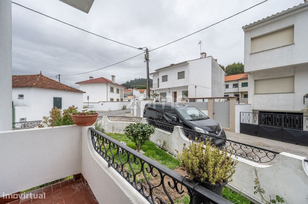 Moradia Gaveto T3 em Darque