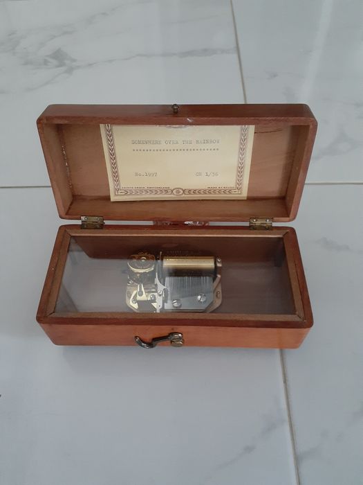 オルゴール REUGE 36 Note Music Box Музична шкатулка Reuge Romance 36 Note Music Box Швейцарія