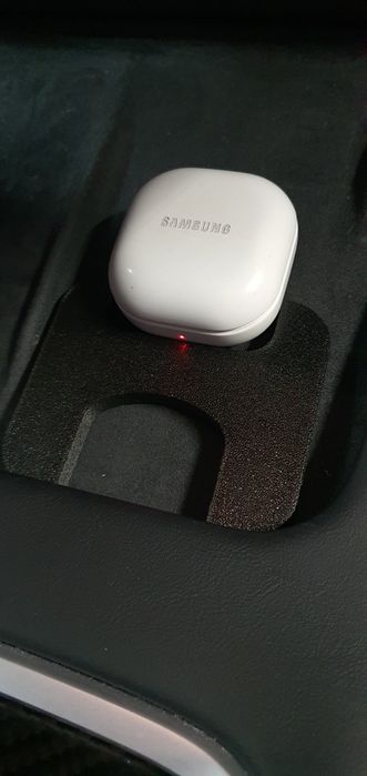 Adapter do ładowania słuchawek samsung i jabra w tesli