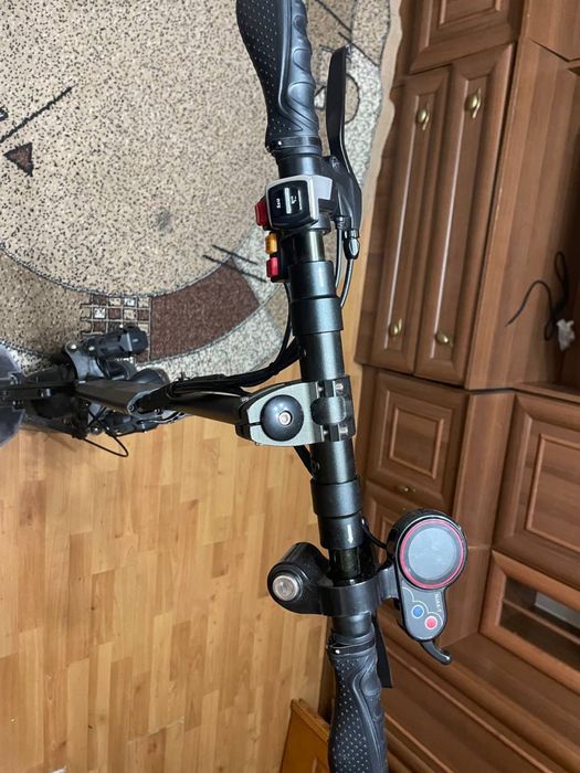 Електросамокат Tesla 2600