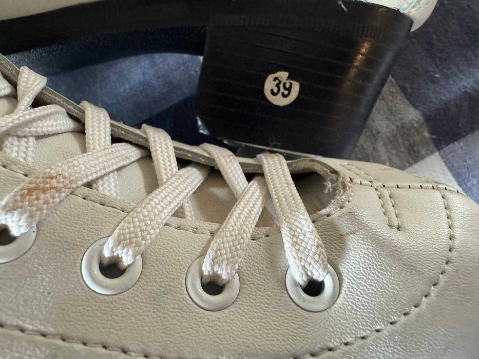 Łyżwy figurowe - stan idealny! numer 34-35 i 39