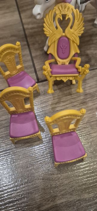 Playmobil zestaw karoca tron zamek