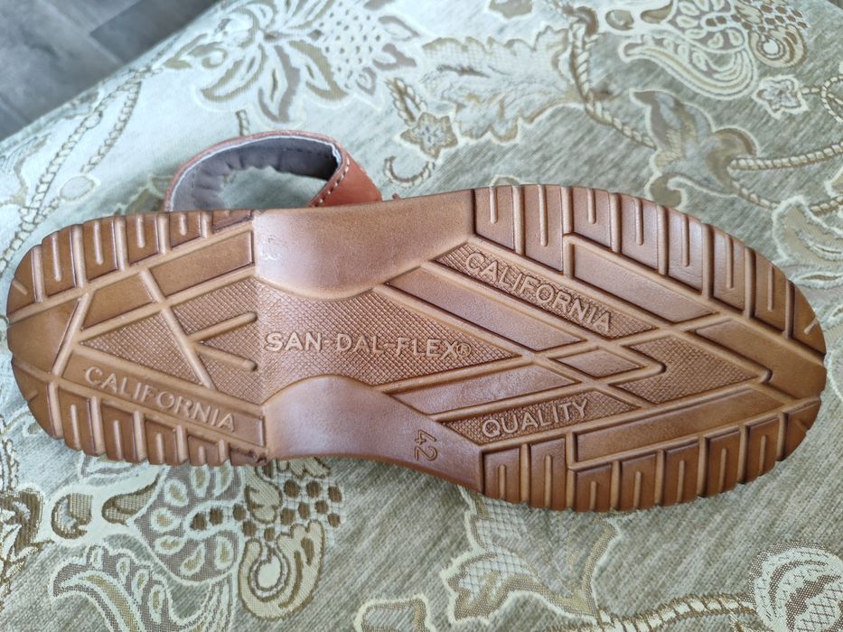 Продам муж.босоножки нат.кожа 41 р