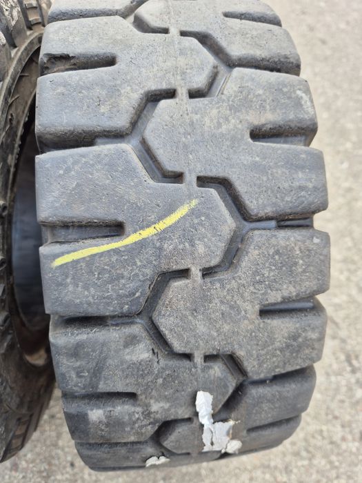 Opony pełne 16x6-8  150/75-8
