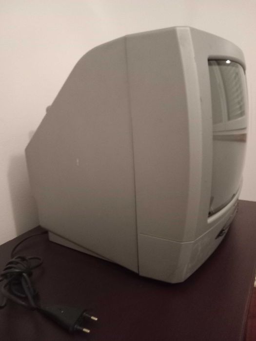 Tv pequena Diginium