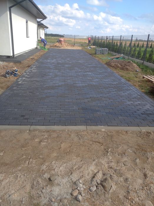 Układanie kostki brukowej