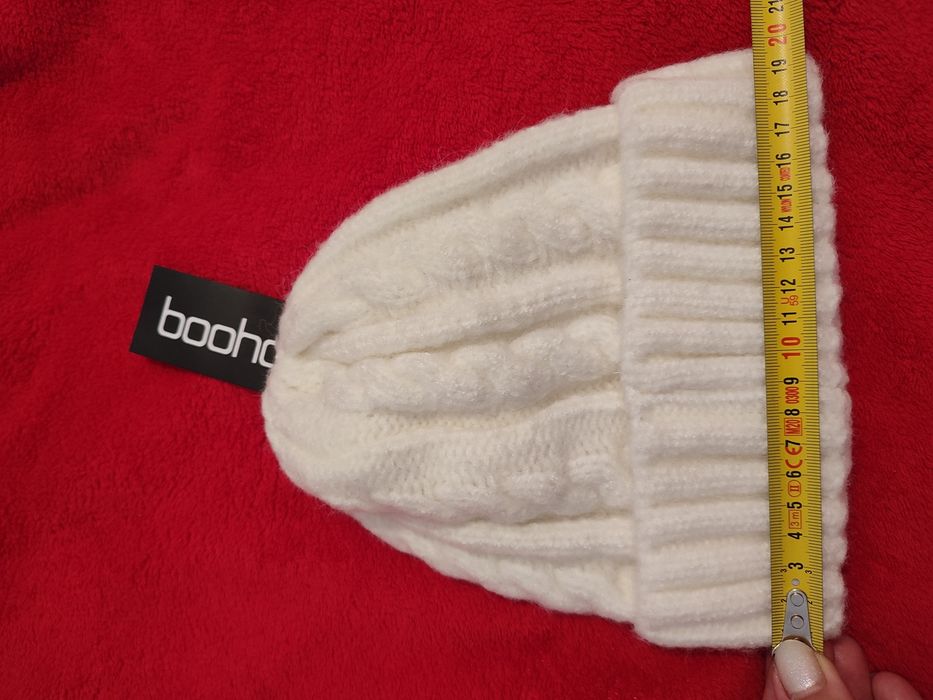 Шапка Boohoo . Нова