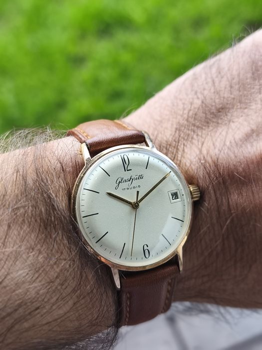 Zegarek Vintage GUB Glashütte 17 Rubis z datownikiem – Stan bardzo dobry