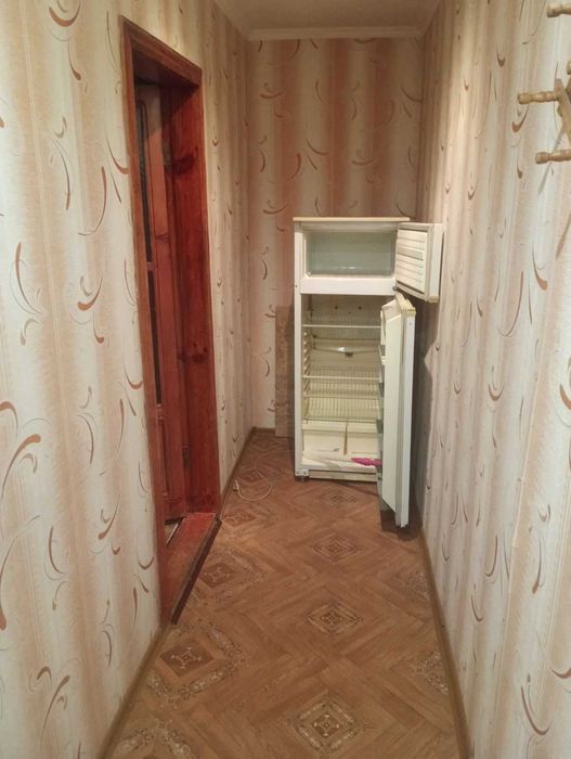 Сдам комнату в общежитии, на ЖБИ. ул Решитиловская, свет не откл.