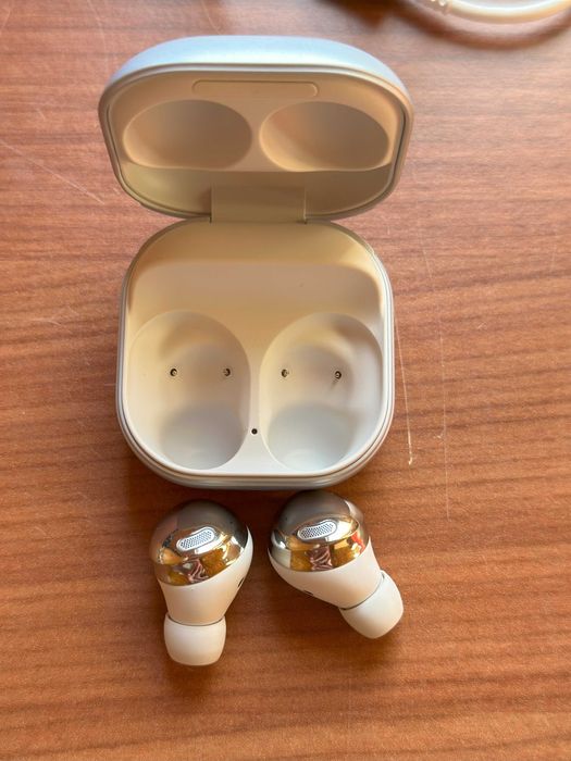 Продам оригінальні навушники Samsung. Модель: SM-R190.