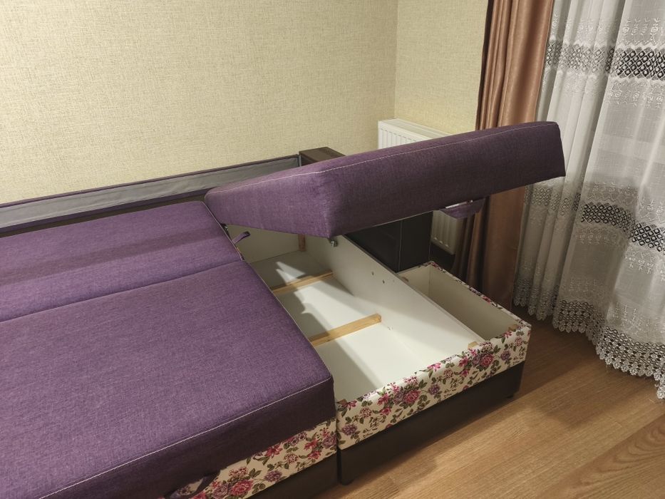 Кутовий розкладний диван