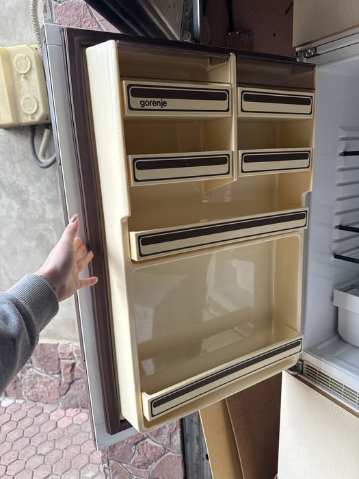 Золодильник в онтоввний в шкаф