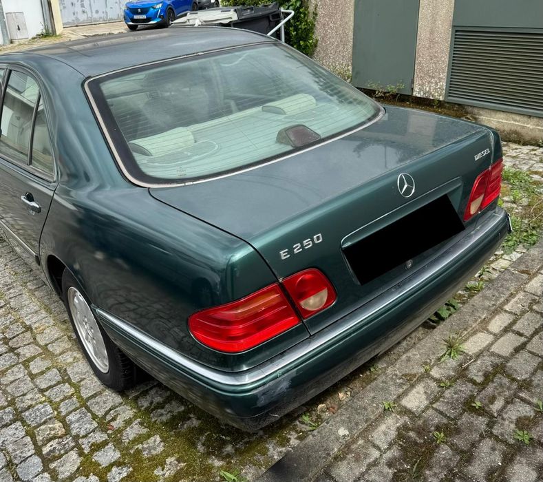 Mercedes Benz E250