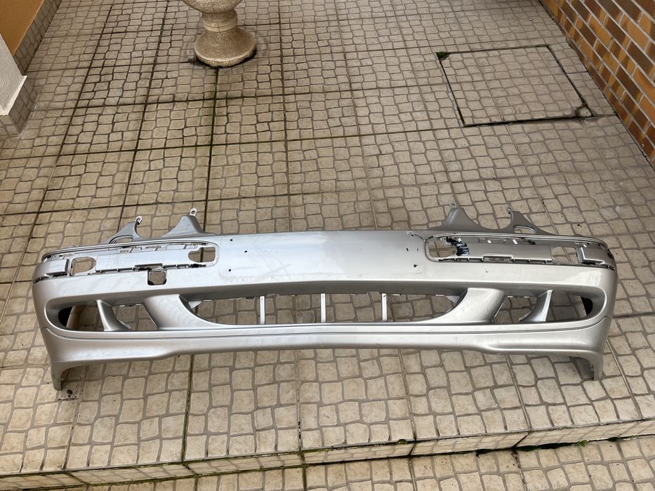 Vendo parachoques frente p/ Mercedes W210