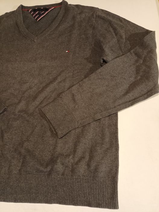 Camisola de homem em cinza escuro,de marca Tom Hilfiger, tamanho XXL
