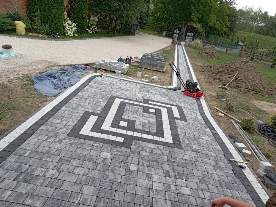 Układanie kostki brukowej