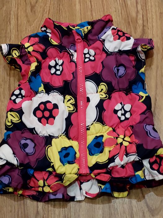 очень красивая жилетка Children  place 1,5-2 года