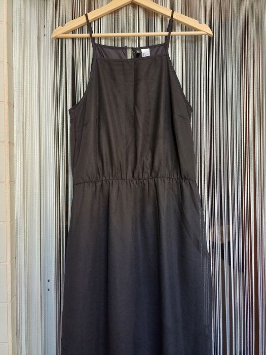 Elegante vestido comprido da H&M Divided de cor preta (38)