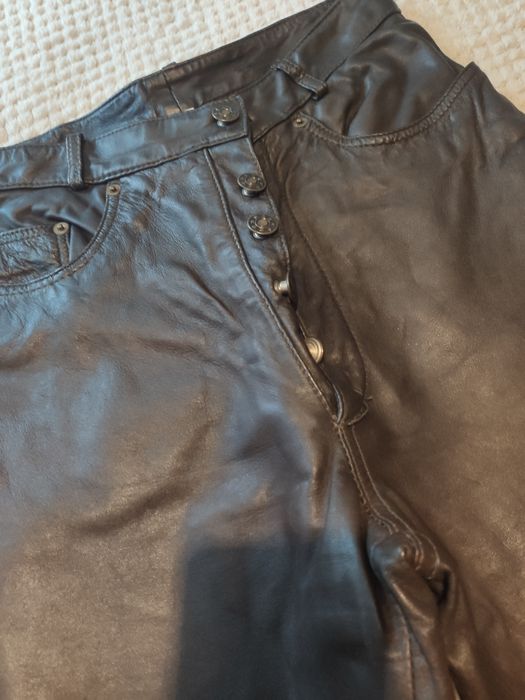 Calças de cabedal, 100% pele, forradas até ao joelho, como novas