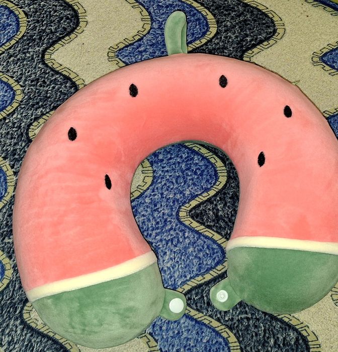 Подушка  ортопед мягкая под голову полуниця , для авто ,отдых