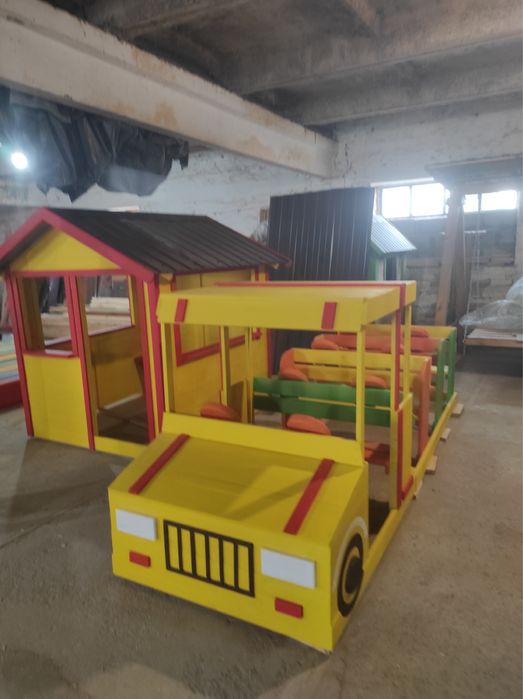 Дитячий майданчик, комплекс, машинка, пісочниця.