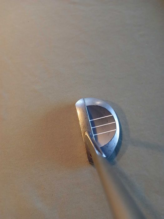 Putter scotty cameron mallet com grip novo super stroke.