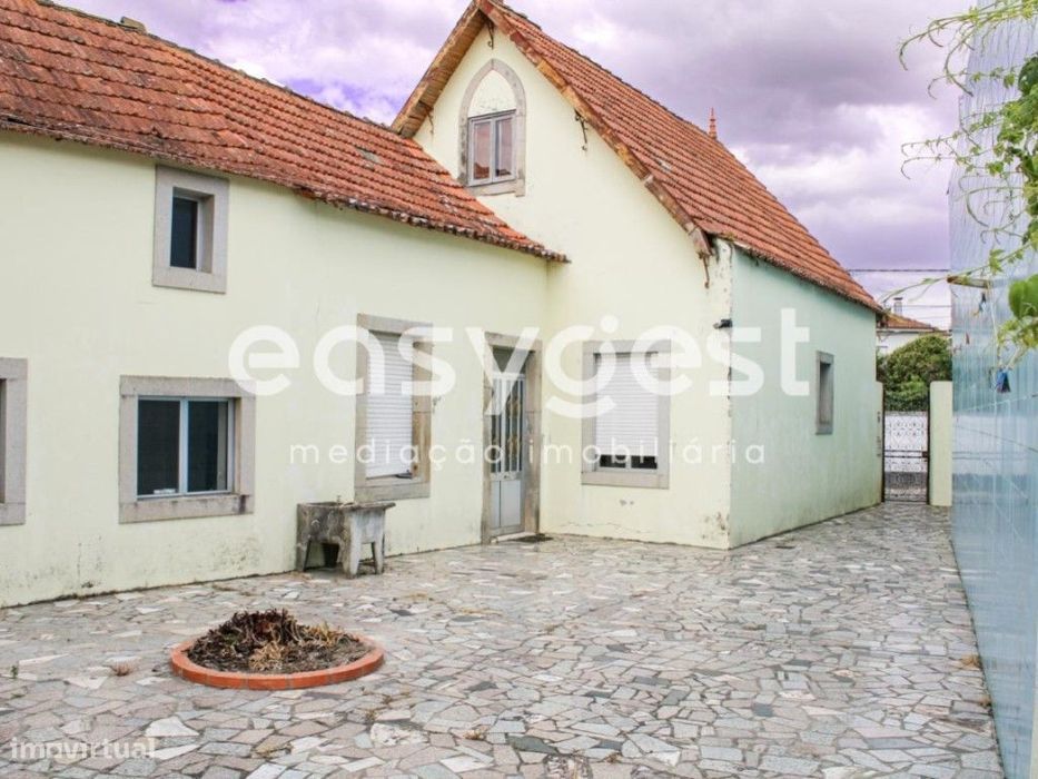 Moradia Geminada traça antiga para remodelar em São Salvador, Ílhavo