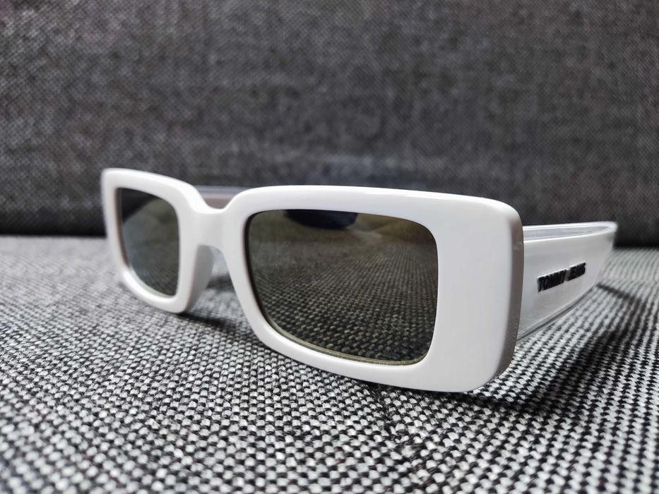 Okulary przeciwsłoneczne marki Tommy Hilfiger