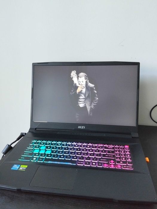 MSI KAtanaB13VFK RTX4060 DLSS 3 17.3''ips144Hz i7-13620H 16GB SSD-1TB FunkcjeAI+