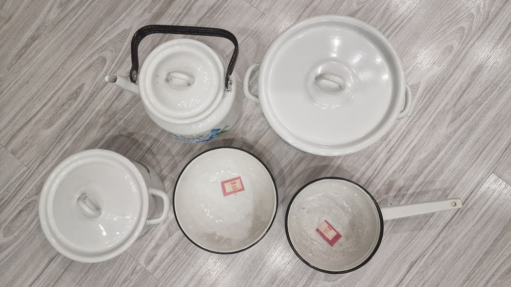 Zestaw garnków emaliowanych