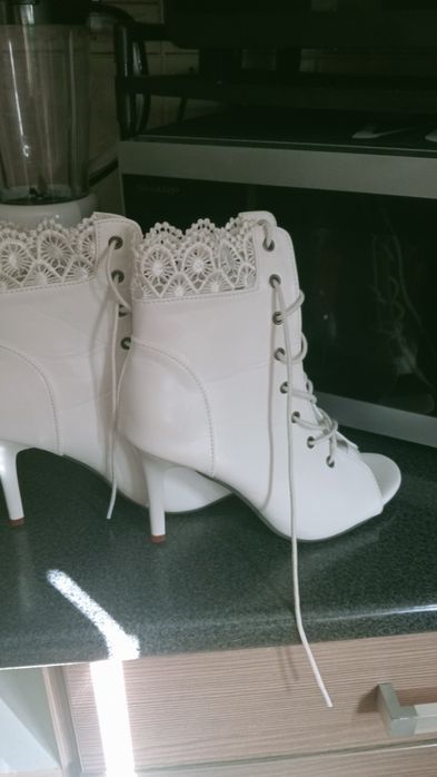 Botas brancas para o verão