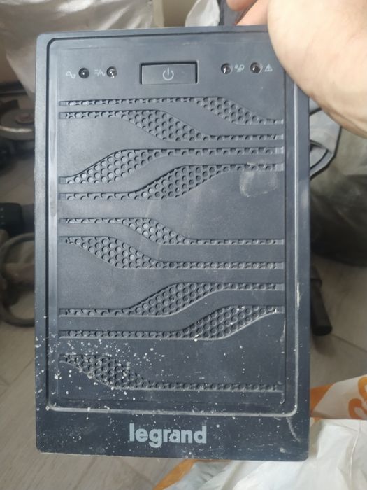 Источник бесперебойного питания legrand niky 1000VA