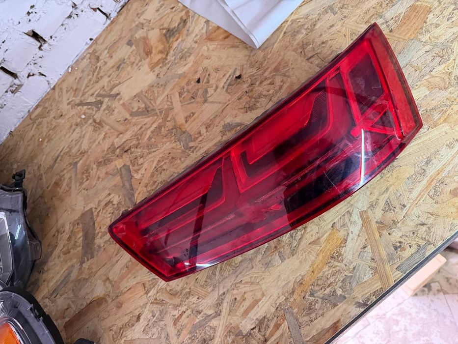 Задні ліхтарі / задные фонари Audi Q7 4M  LED , MATRIX 2015 --