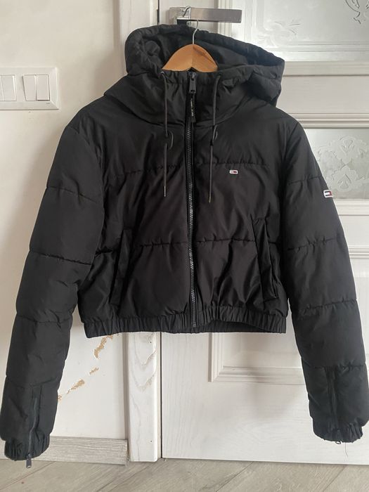 Продам оригінальну чорну зимову куртку Tommy Jeans, б/у, розмір M.