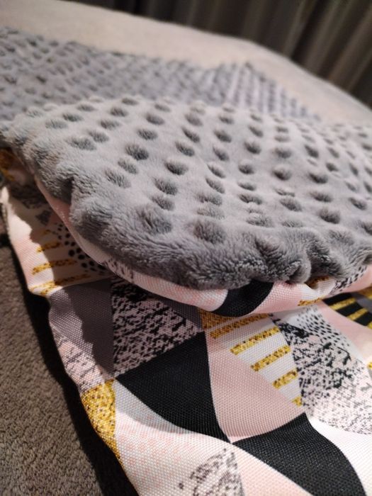 Zestaw na zimę do wózka i gondoli: śpiworek i mufka