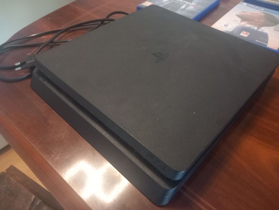 PS4 + 1 comando + jogos