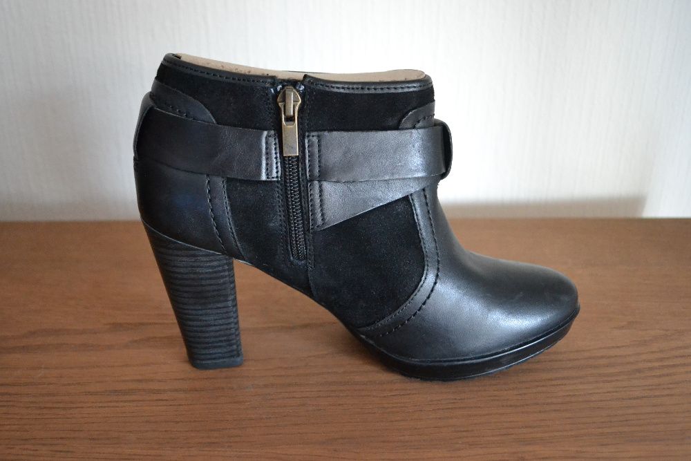 Clarks skórzane-zamszowe botki roz 5.5 (39)