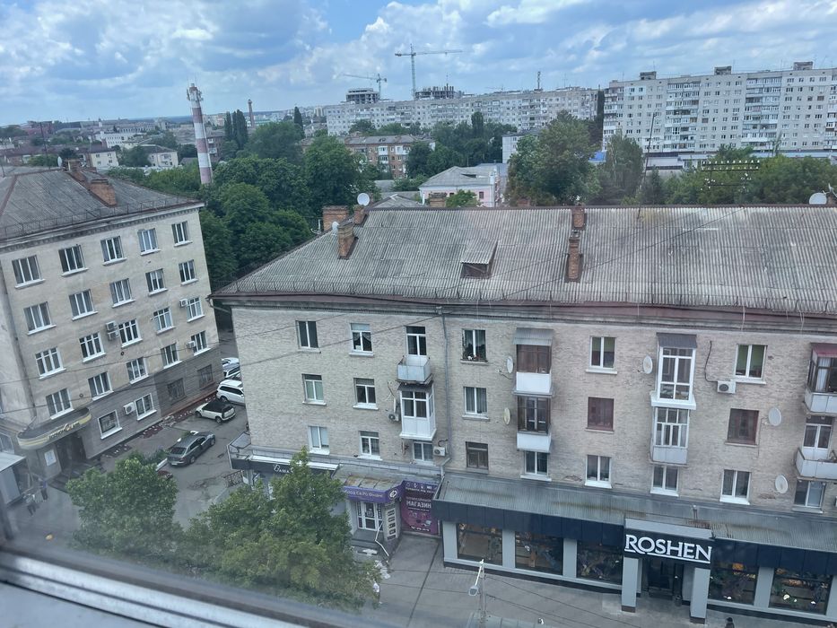 Продаж офісних приміщень 8/10  Киівська 40