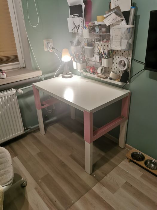 Biurko Ikea Pahl biało różowe