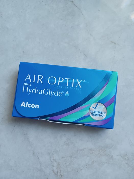 Контактні лінзи Air Optix Plus. Hydra Glyde