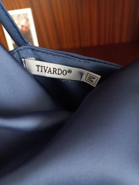 Довга жіноча сукня