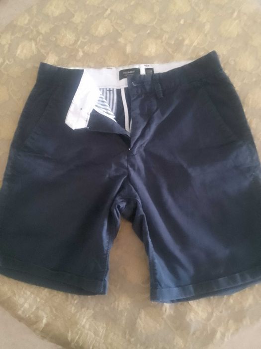 Calção azul escuro, de homem, da PULL&BEAR  EUR 38