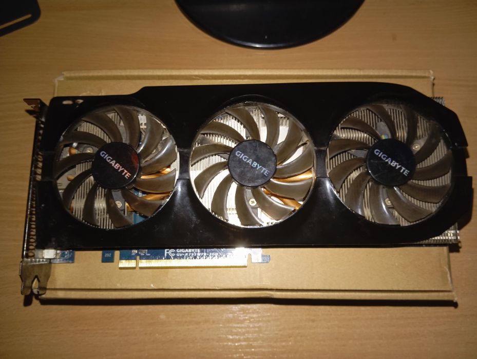 GIGABYTE Radeon HD 7950