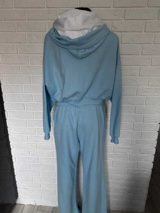 Dres Project Runway bluza rozsuwana z kapturem slay szerokie spodnie