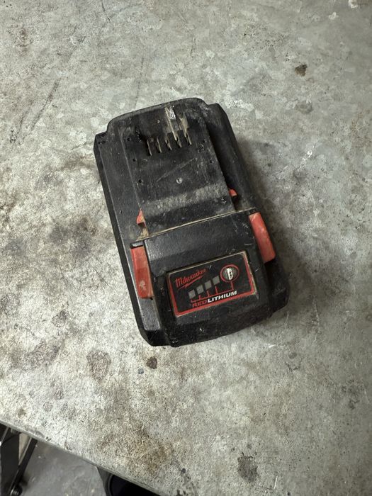 Akumulator  M18  MILWAUKEE